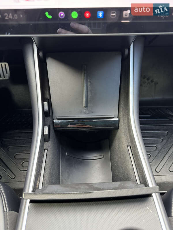 Седан Tesla Model 3 2020 в Ровно
