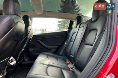 Седан Tesla Model 3 2019 в 