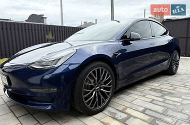 Седан Tesla Model 3 2020 в Киеве