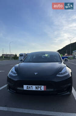Седан Tesla Model 3 2019 в 