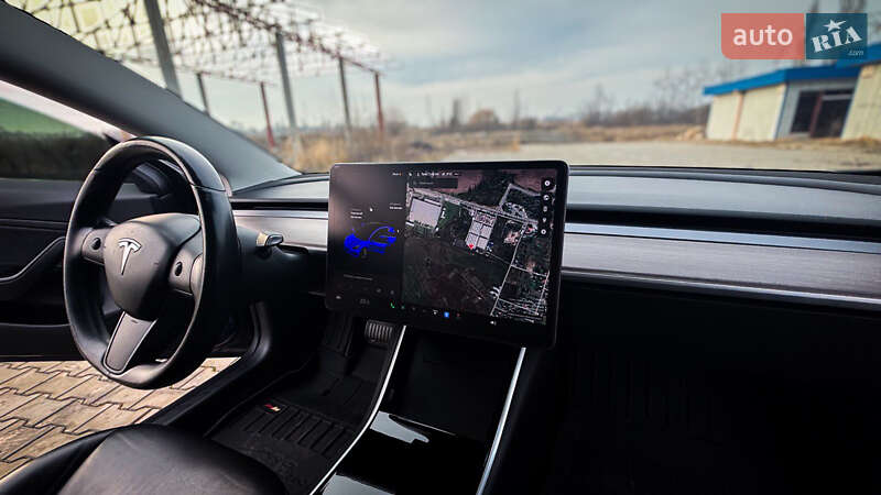 Седан Tesla Model 3 2018 в Луцке