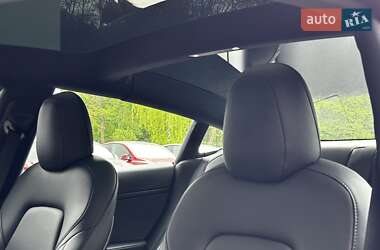 Седан Tesla Model 3 2021 в 
