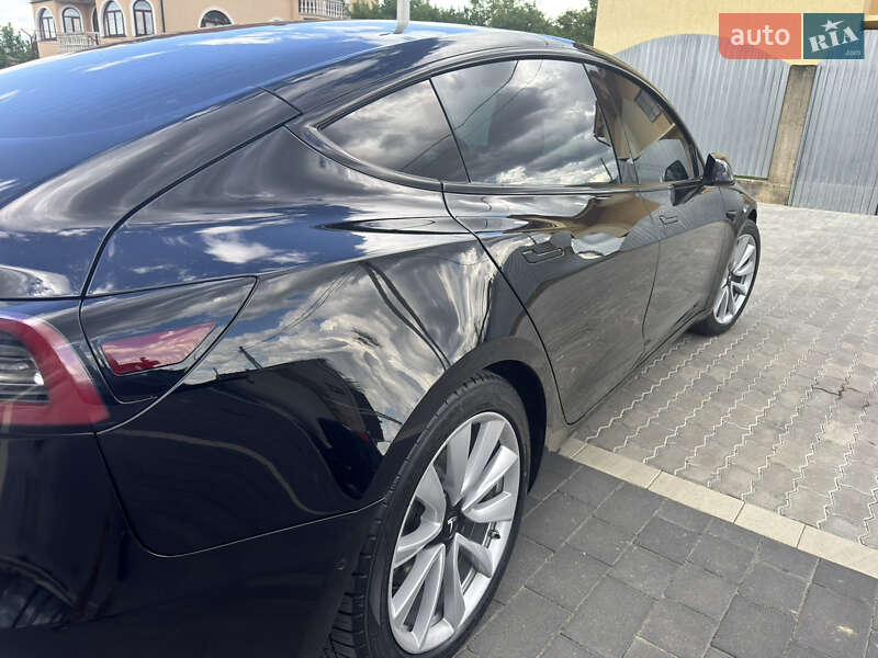 Седан Tesla Model 3 2020 в Ужгороде