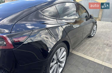 Седан Tesla Model 3 2020 в 