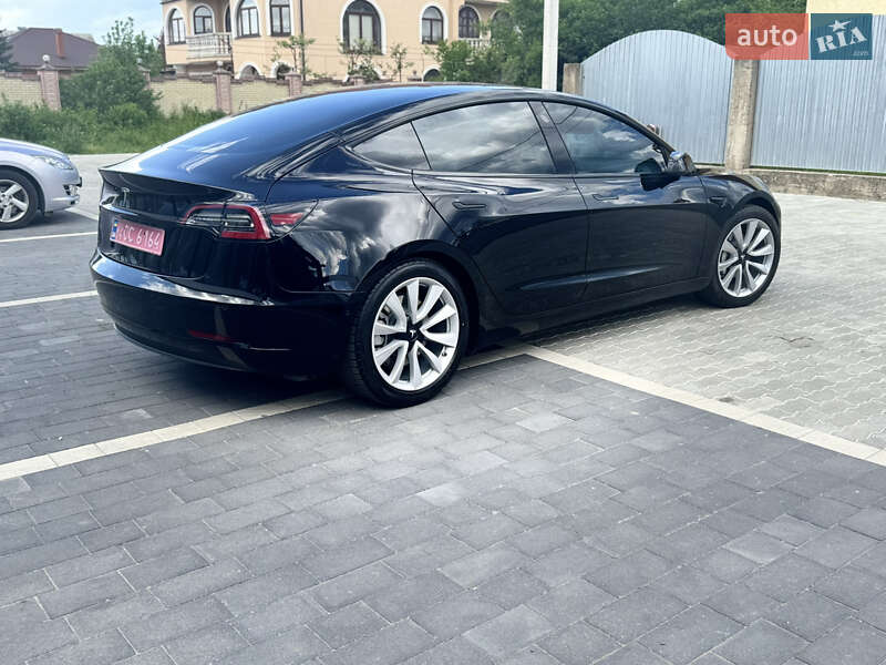 Седан Tesla Model 3 2020 в Ужгороде