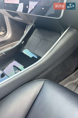Седан Tesla Model 3 2020 в 