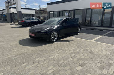 Седан Tesla Model 3 2020 в 