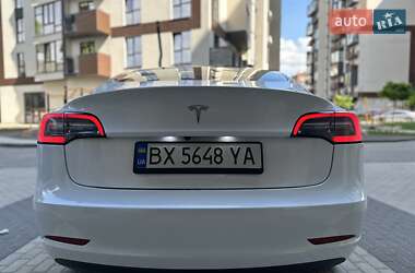 Седан Tesla Model 3 2023 в 