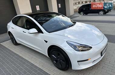 Седан Tesla Model 3 2023 в 