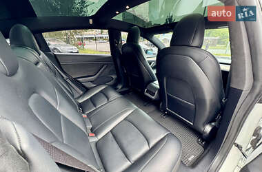 Седан Tesla Model 3 2021 в 