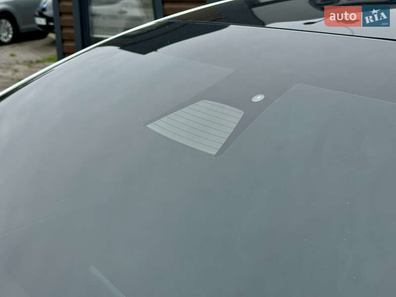 Седан Tesla Model 3 2021 в Виннице