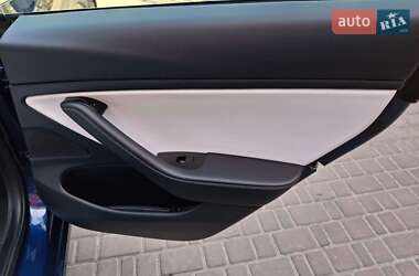 Седан Tesla Model 3 2019 в 