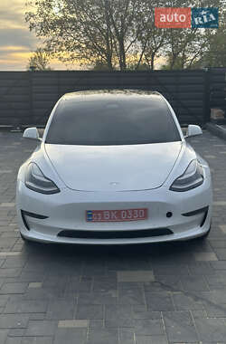 Седан Tesla Model 3 2020 в 
