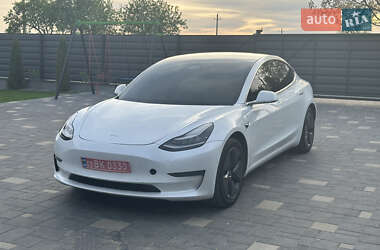 Седан Tesla Model 3 2020 в 