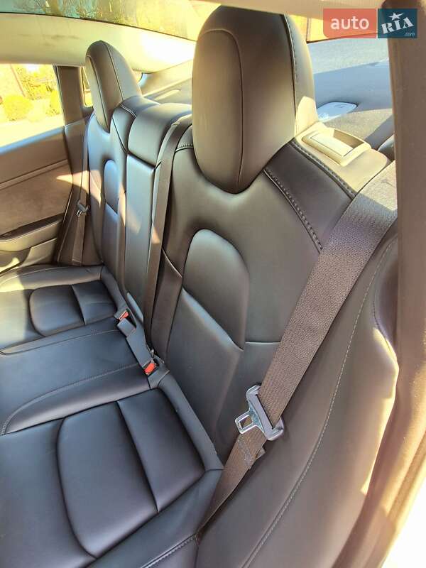 Седан Tesla Model 3 2021 в Одессе
