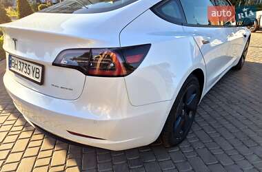 Седан Tesla Model 3 2021 в 