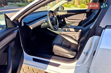 Седан Tesla Model 3 2021 в 