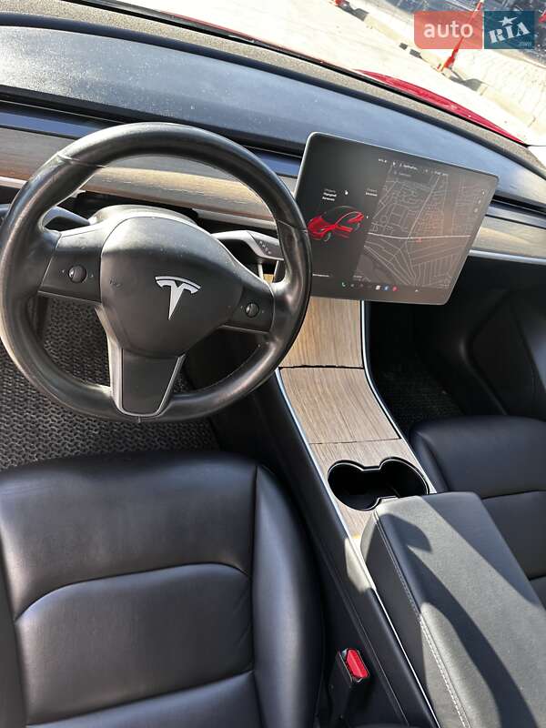 Седан Tesla Model 3 2018 в Ивано-Франковске