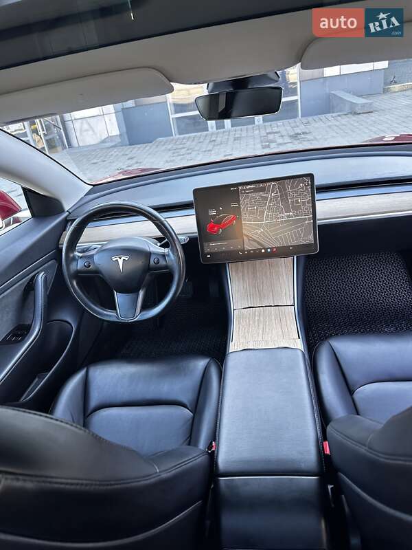 Седан Tesla Model 3 2018 в Ивано-Франковске
