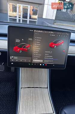 Седан Tesla Model 3 2018 в 