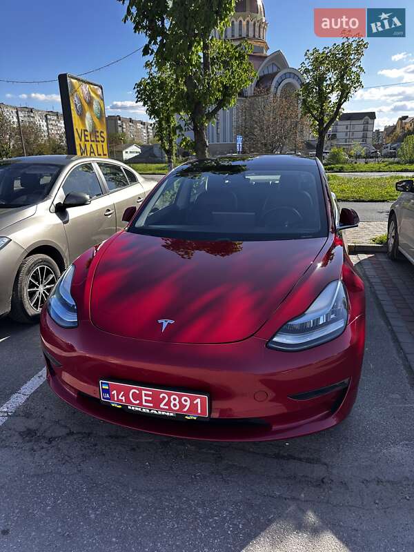 Седан Tesla Model 3 2018 в Ивано-Франковске