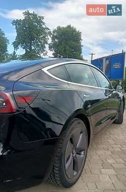 Седан Tesla Model 3 2019 в Львове