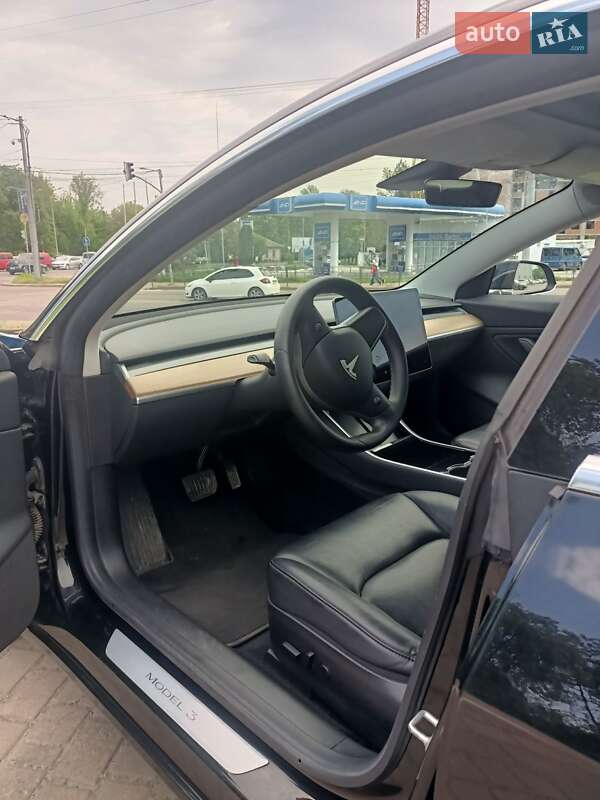 Седан Tesla Model 3 2019 в Львове фото 14 Седан Tesla Model 3 2019 в Львове