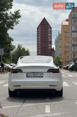 Седан Tesla Model 3 2021 в 
