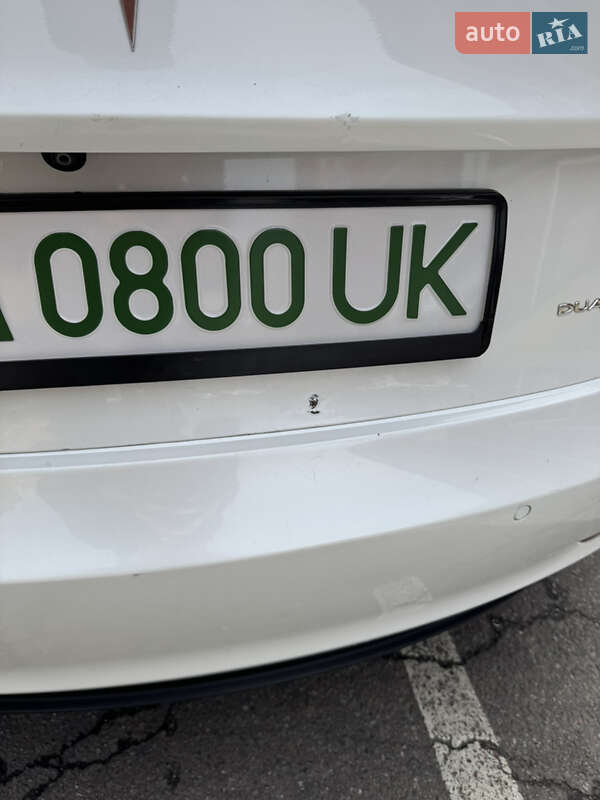 Седан Tesla Model 3 2021 в Киеве