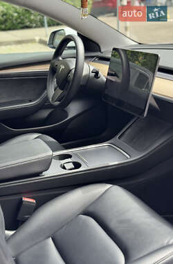 Седан Tesla Model 3 2021 в 
