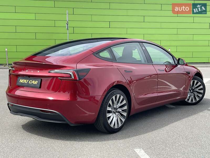 Внедорожник / Кроссовер Tesla Model 3 2024 в Киеве