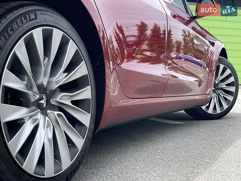 Внедорожник / Кроссовер Tesla Model 3 2024 в Киеве