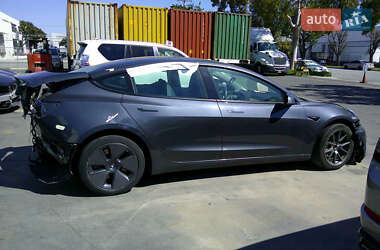 Седан Tesla Model 3 2021 в 