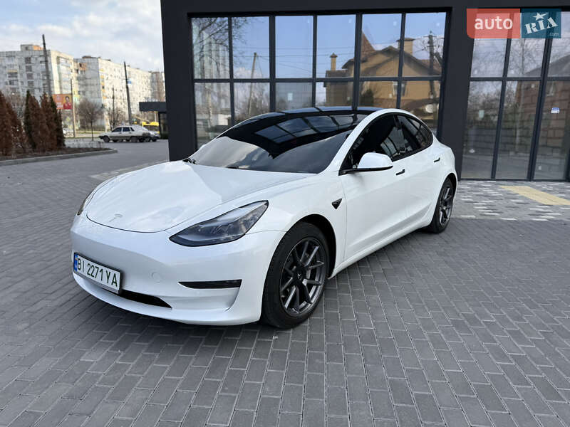 Седан Tesla Model 3 2021 в Полтаве