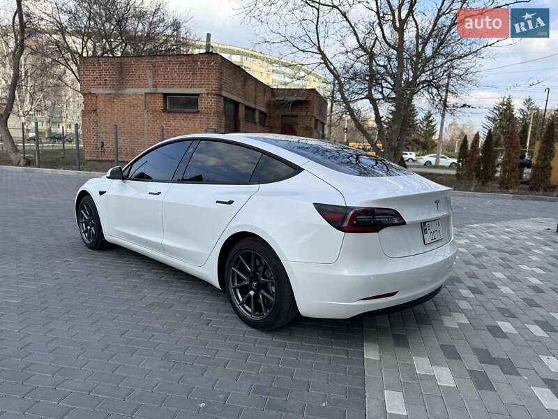 Седан Tesla Model 3 2021 в Полтаве