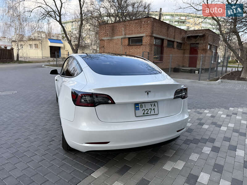 Седан Tesla Model 3 2021 в Полтаве