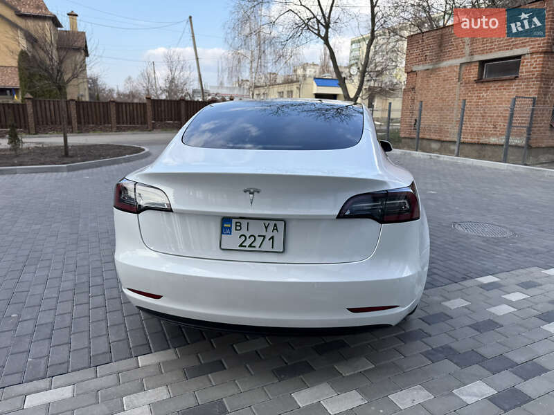 Седан Tesla Model 3 2021 в Полтаве