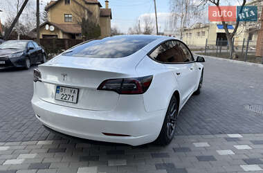 Седан Tesla Model 3 2021 в 