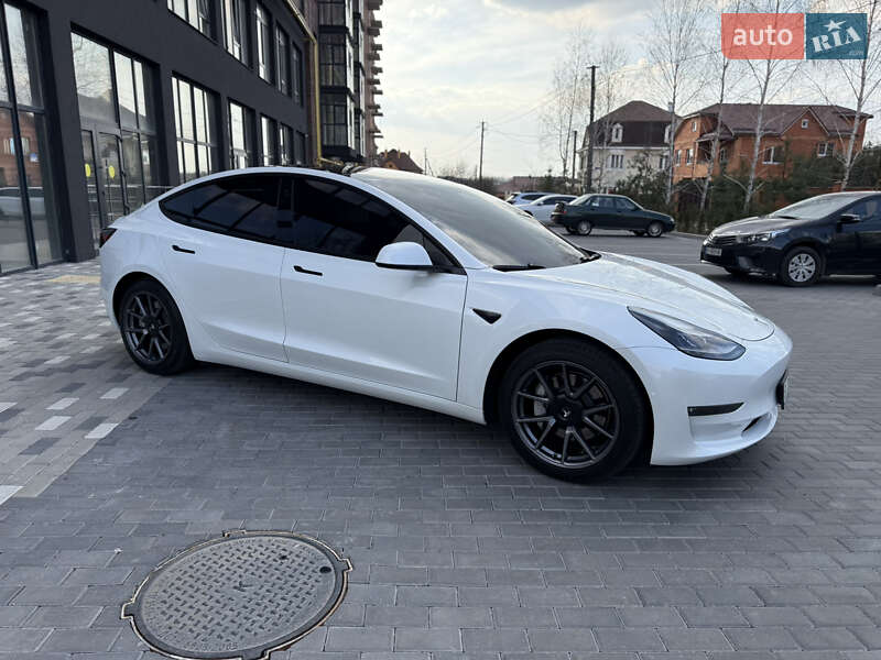 Седан Tesla Model 3 2021 в Полтаве