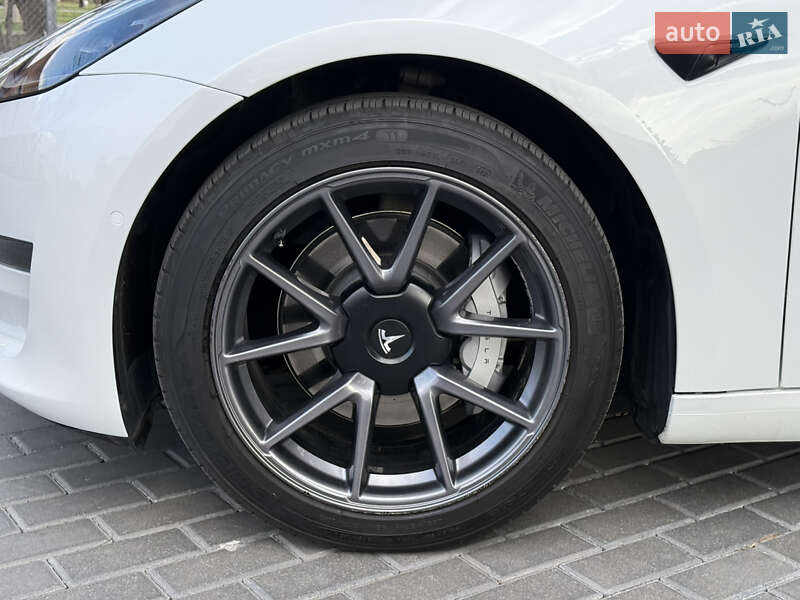 Седан Tesla Model 3 2021 в Полтаве