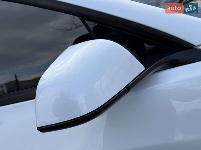 Седан Tesla Model 3 2021 в Полтаве