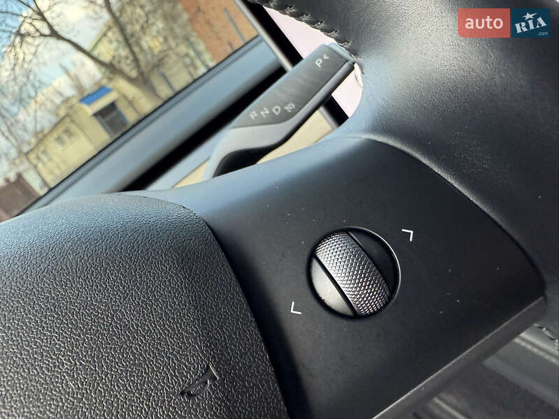Седан Tesla Model 3 2021 в Полтаве