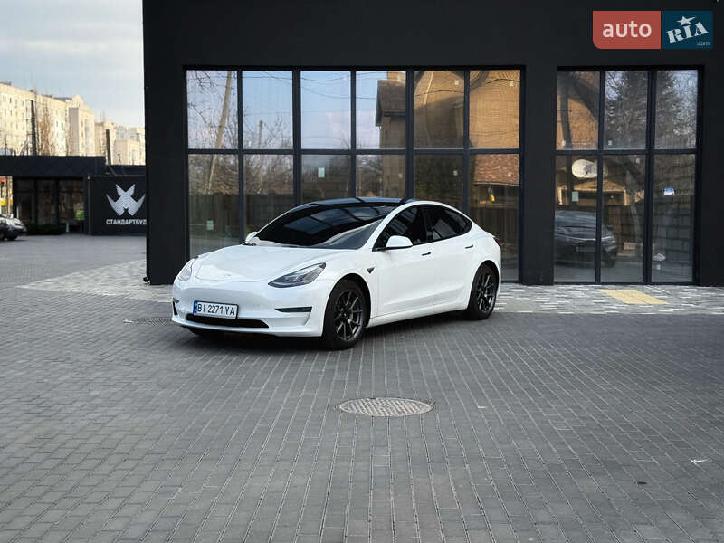 Седан Tesla Model 3 2021 в Полтаве