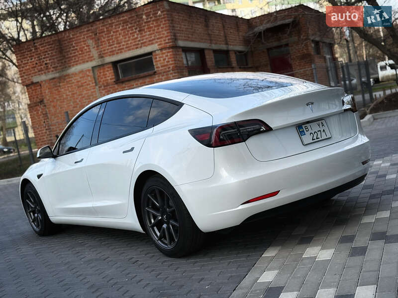 Седан Tesla Model 3 2021 в Полтаве
