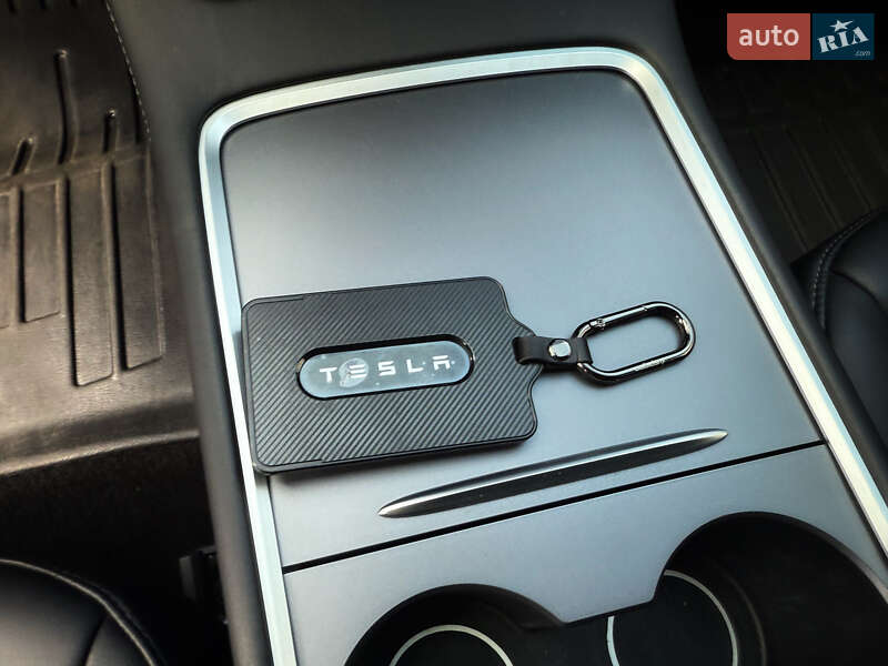 Седан Tesla Model 3 2021 в Полтаве