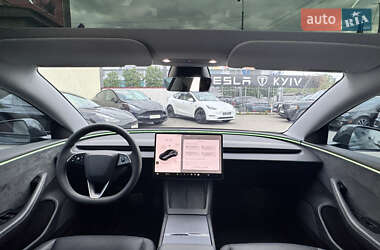 Седан Tesla Model 3 2024 в 