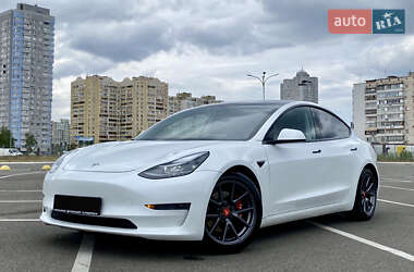 Седан Tesla Model 3 2021 в Киеве