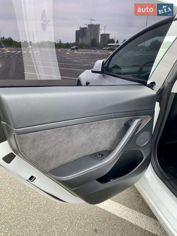 Седан Tesla Model 3 2021 в Киеве фото 14 Седан Tesla Model 3 2021 в Киеве