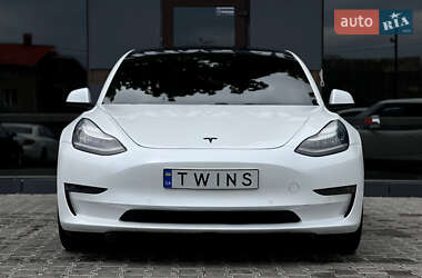 Седан Tesla Model 3 2019 в 