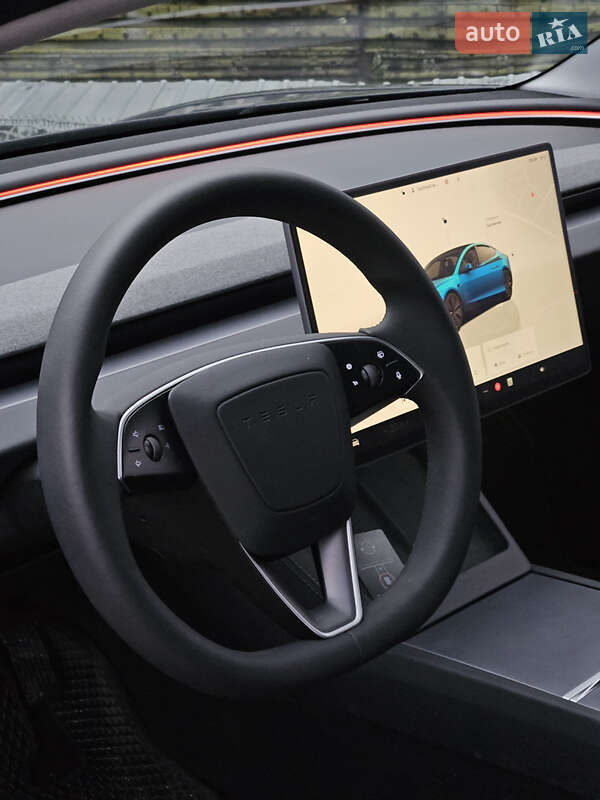 Седан Tesla Model 3 2024 в Львове